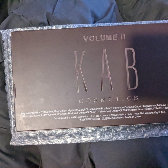 NEW, UNOPENED - KAB COSMETICS COUNTOUR PALLETTE Volume 2 - Picture 5 of 5